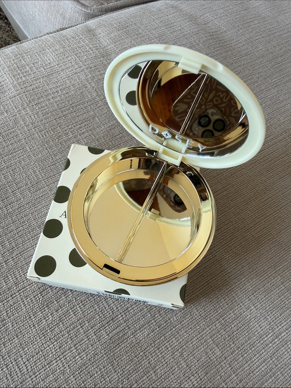 Dosey x Anthropologie pill compact - Picture 4 of 9